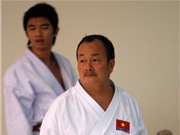 Bóng đá anh, ngoại hạng anh, lịch thi đấu euro 2012, HLV Lê Công: Riêng ta một lối!